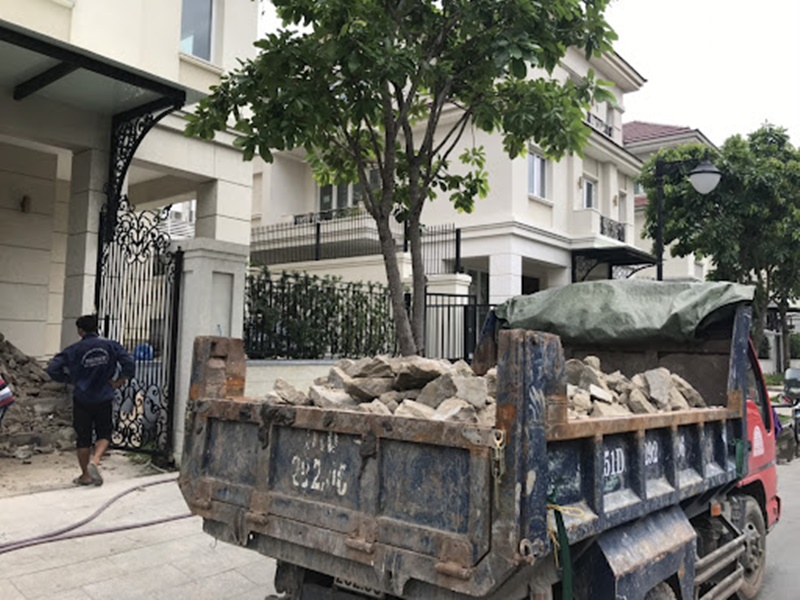 Tầm Quan Trọng Của Dịch Vụ Vận Chuyển Xà Bần Bình Dương