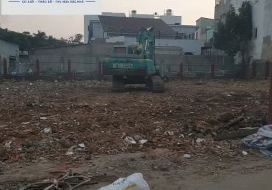 Mua xác và phá dỡ nhà cũ Quận 1