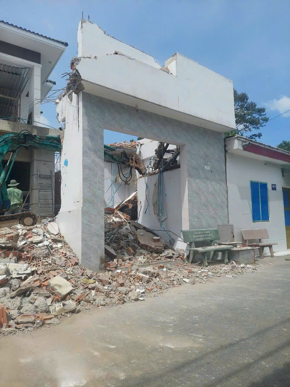Lĩnh Vực Hoạt Động và Dịch Vụ Đi Kèm